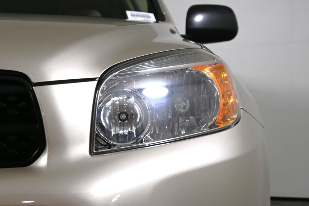 Thumbnail: 2007 Toyota RAV4 - 11