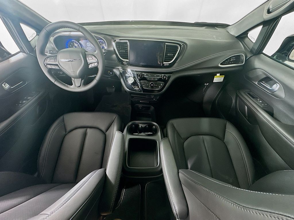 New 2026 Black Chrysler Select image 9