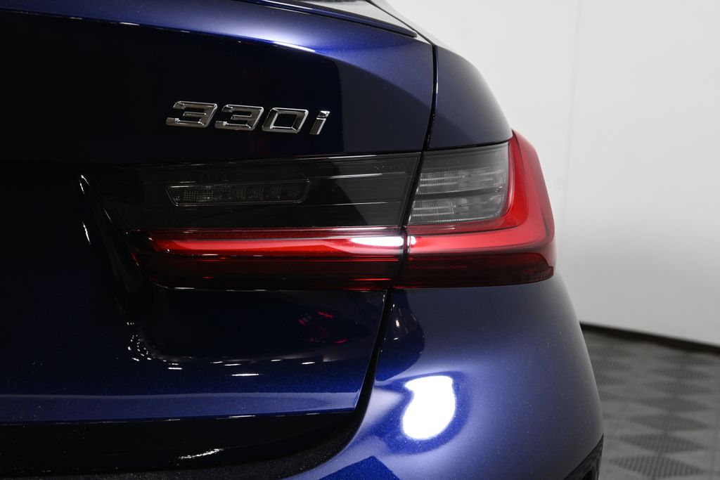 Thumbnail: 2026 BMW 3 Series - 13