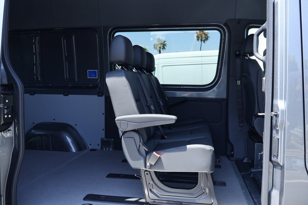 Thumbnail: 2025 Mercedes-Benz Sprinter - 8