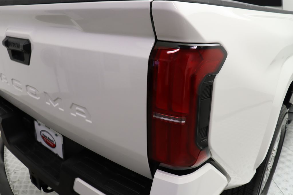 Thumbnail: 2024 Toyota Tacoma - 9