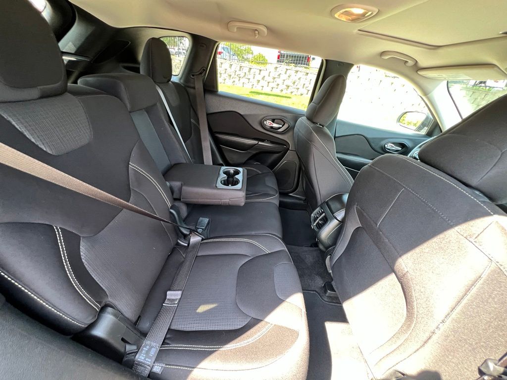 Used 2015 Jeep Cherokee SUV