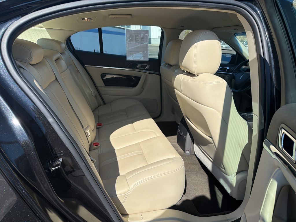 Thumbnail: 2015 Lincoln MKS - 22