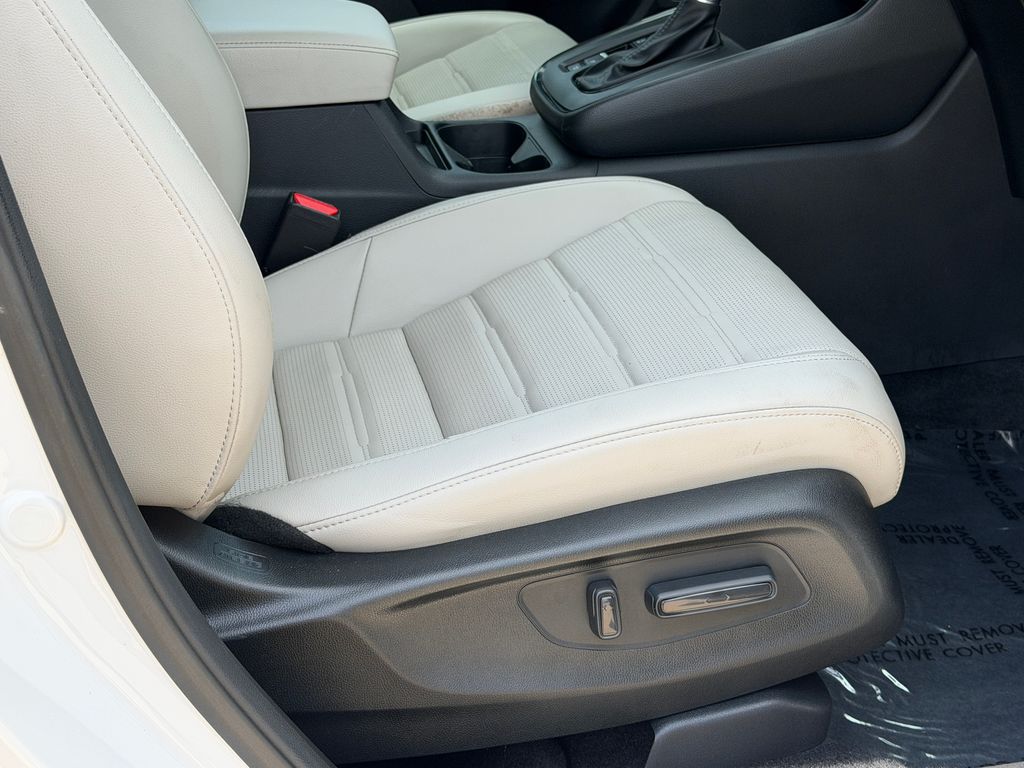 2025 Honda CR-V LX - Photo 13
