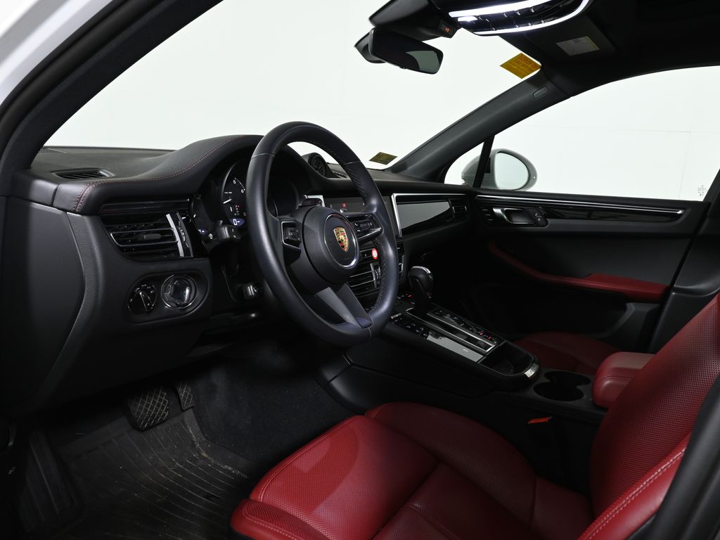 Thumbnail: 2024 Porsche Macan - 4