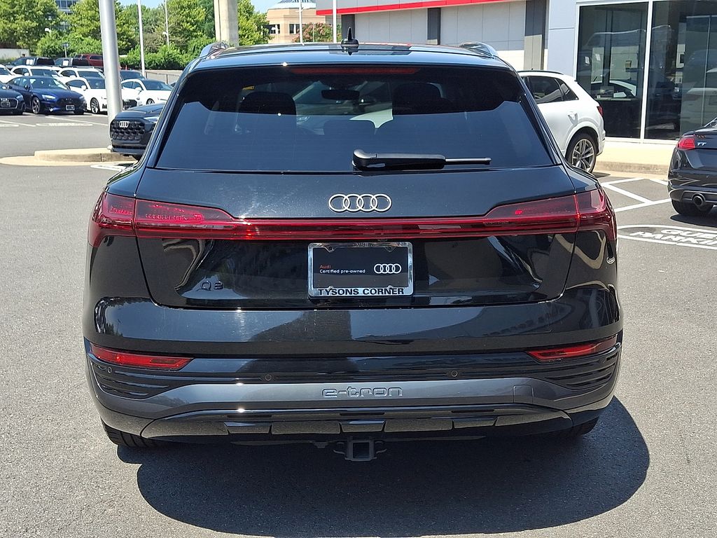Thumbnail: 2024 Audi Q8 e-tron - 5