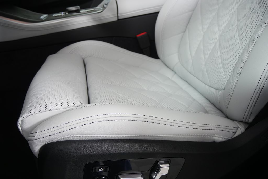 Thumbnail: 2026 BMW X5 - 10