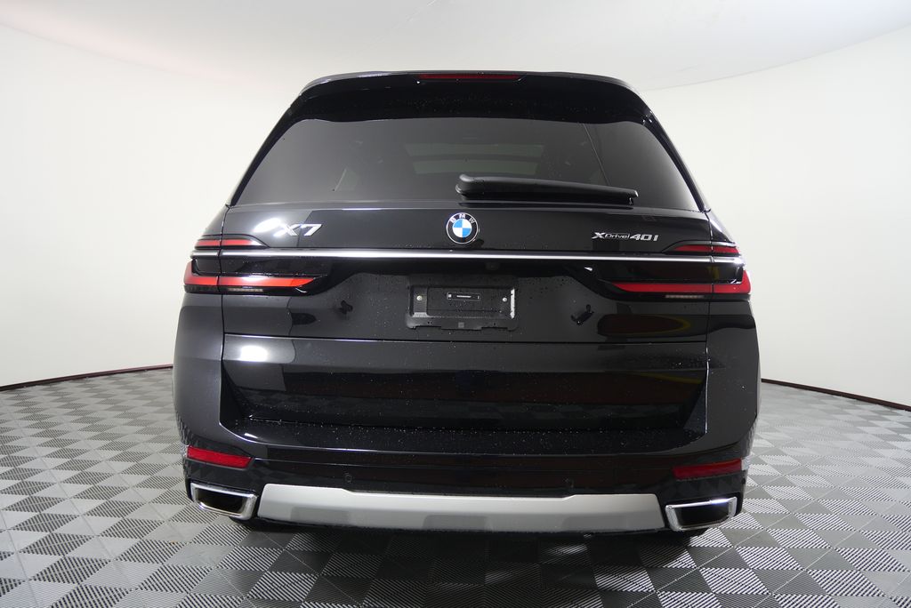 Thumbnail: 2025 BMW X7 - 4