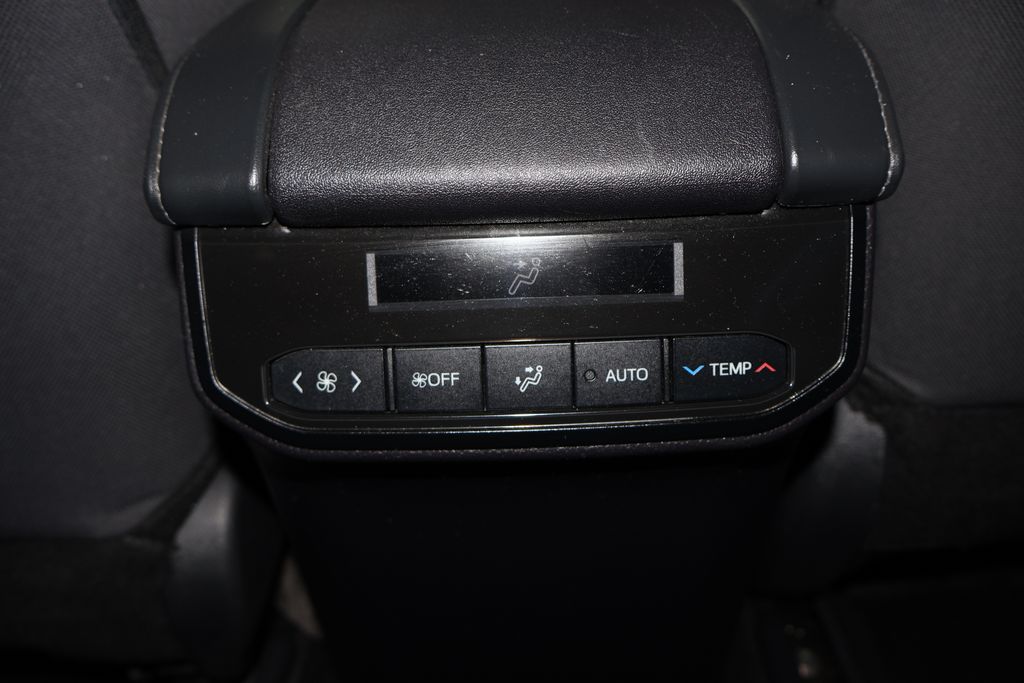 2024 Toyota Highlander LE 22