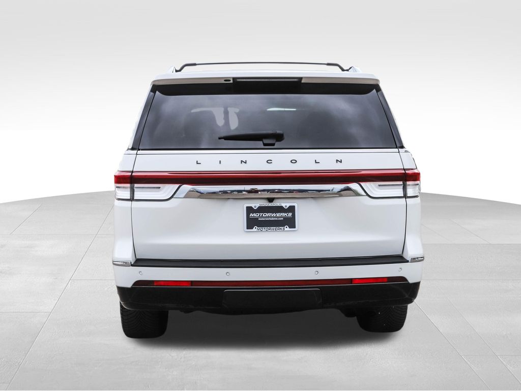 Thumbnail: 2022 Lincoln Navigator - 4