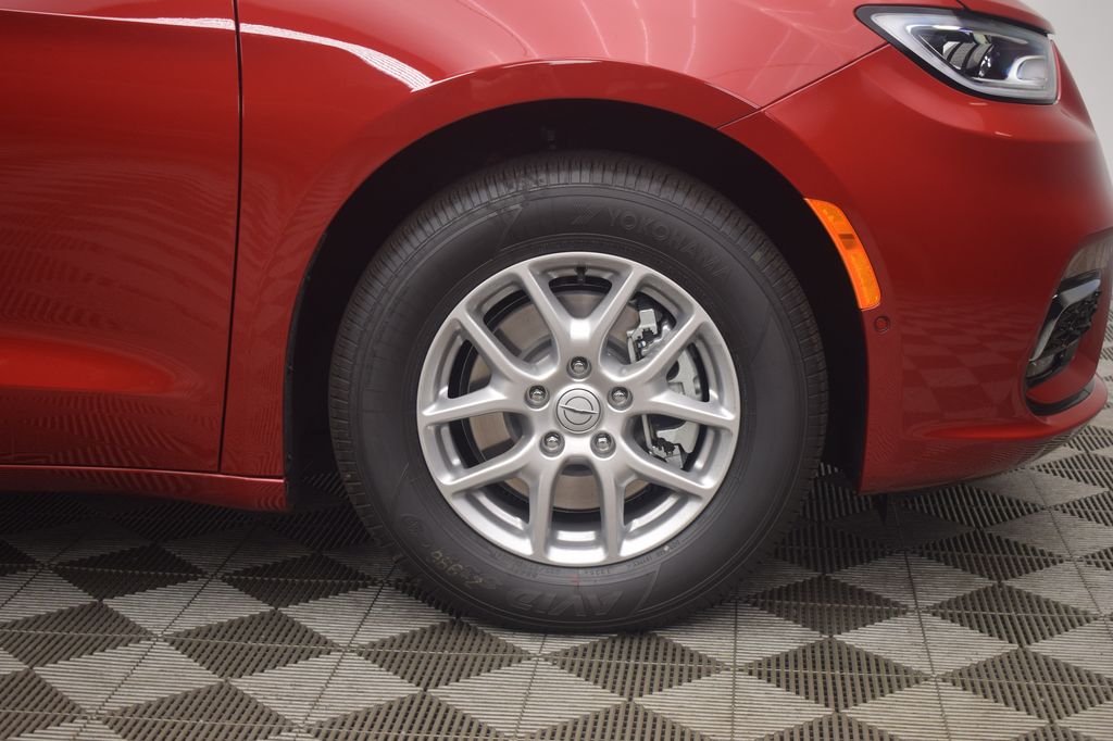 new 2026 Chrysler Pacifica car, priced at $40,580
