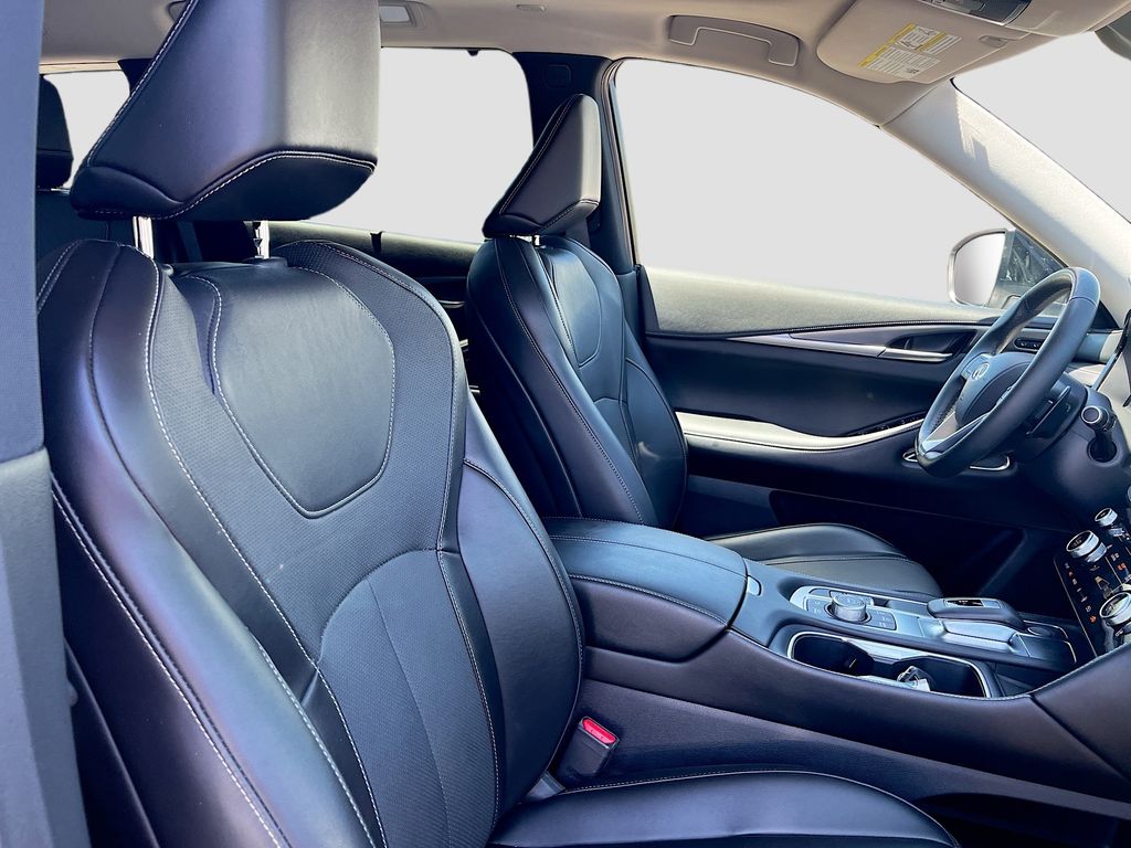 Used 2025 Gray INFINITI LUXE image 30