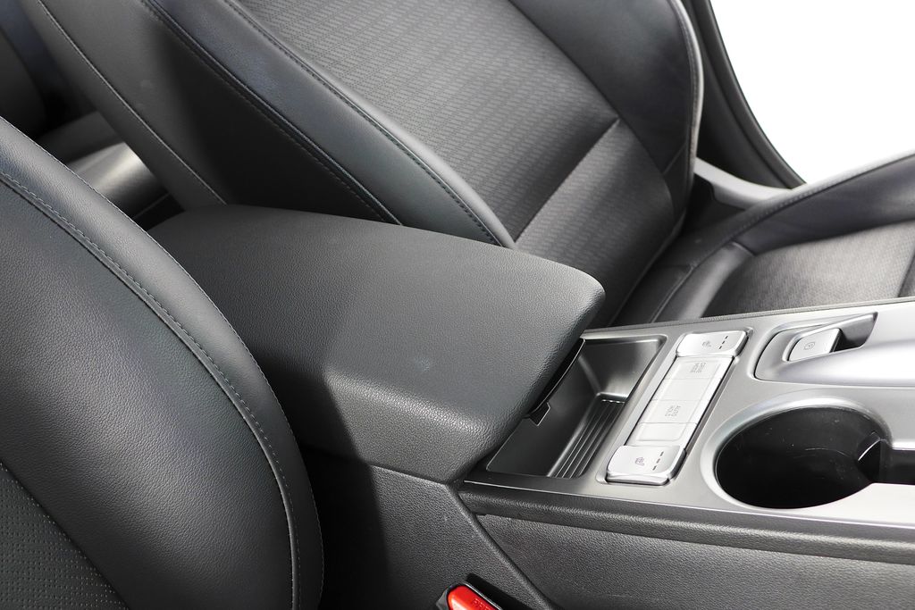 2021 Hyundai Kona Limited 16