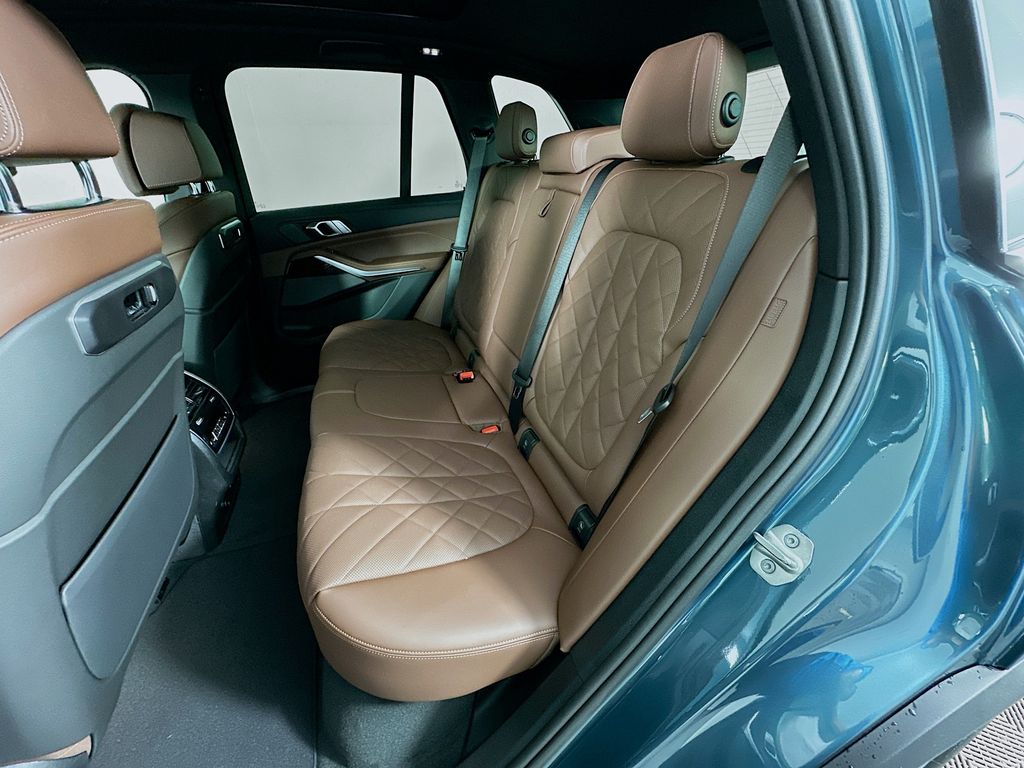 Thumbnail: 2026 BMW X5 - 17