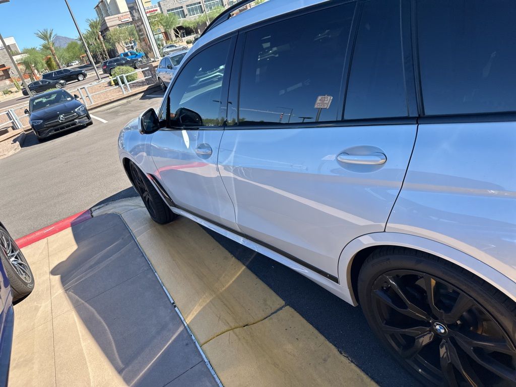 Thumbnail: 2021 BMW X7 - 12