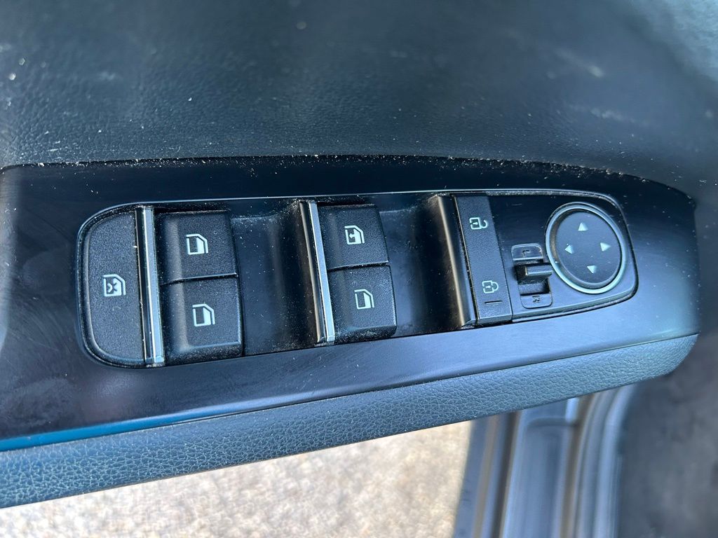 Thumbnail: 2022 Kia Soul - 16