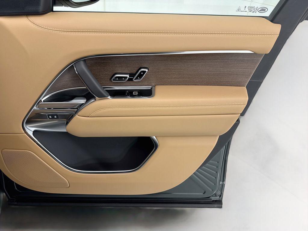 Thumbnail: 2026 Land Rover Range Rover - 24