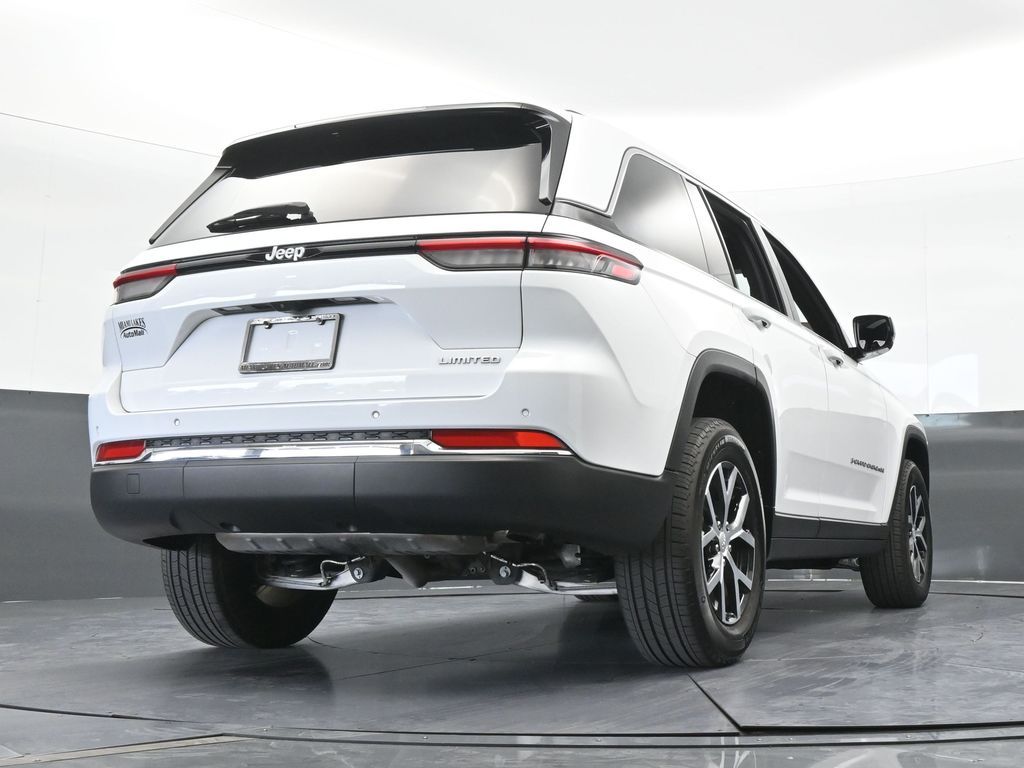 Used 2024 Bright White Clearcoat Jeep Limited image 65