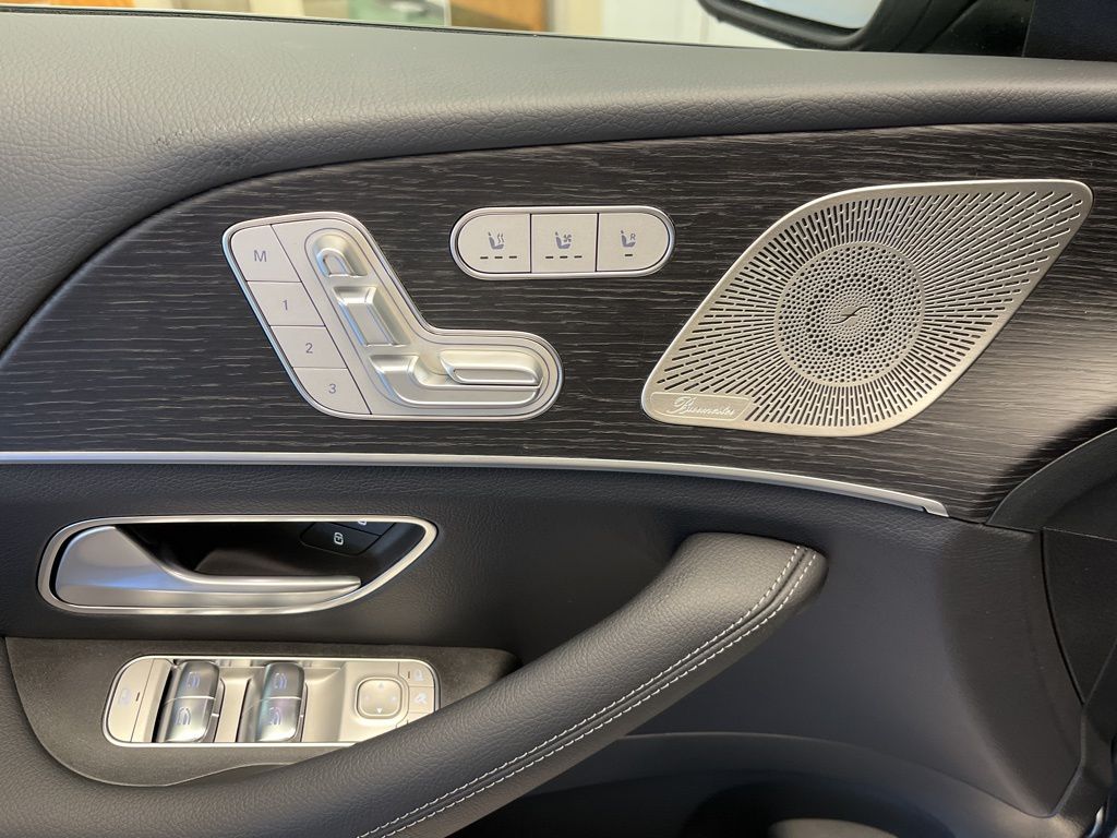 Thumbnail: 2026 Mercedes-Benz GLE - 12