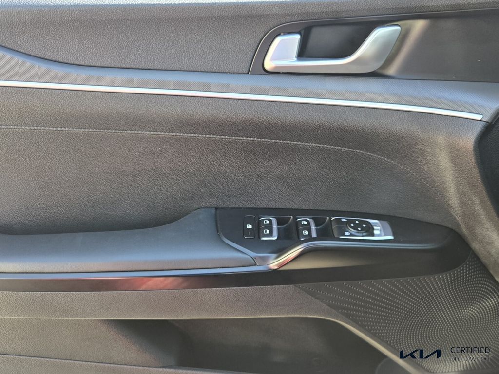 2022 Kia K5 - $17,990