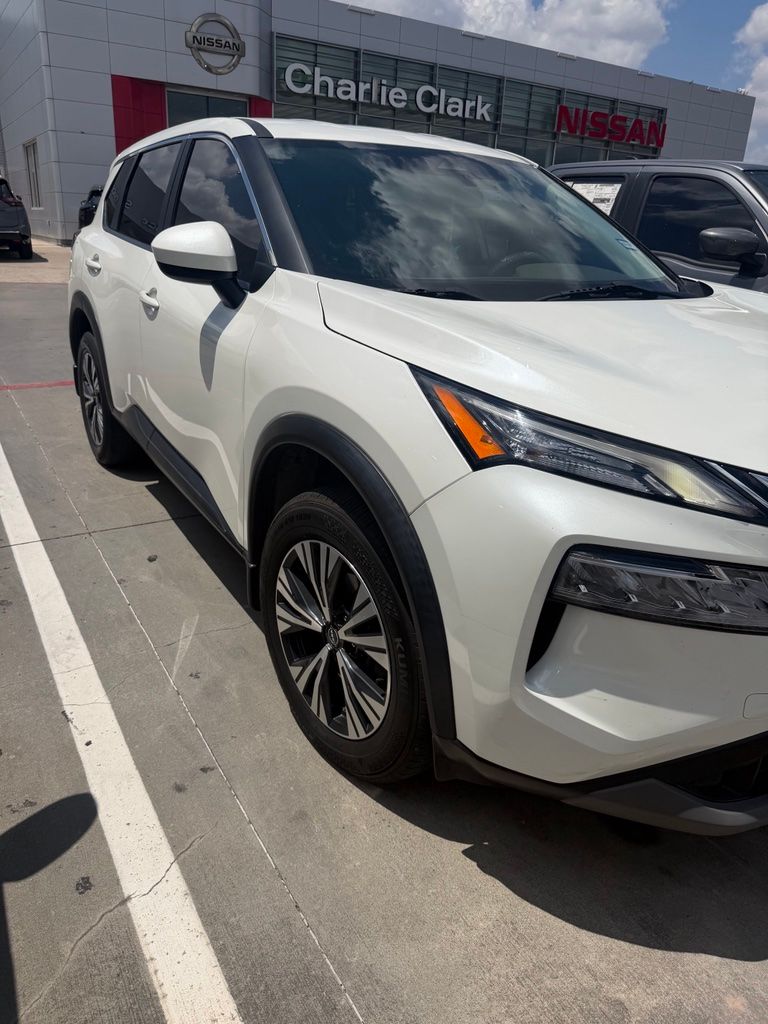 Pearl White Tricoat 2023 Nissan Rogue SUV / Crossover Front-Wheel Drive Continuously Variable Transmission