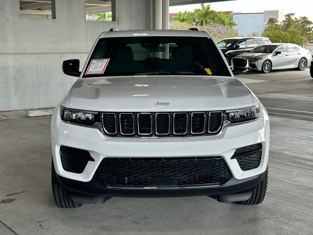Used 2025 Bright White Clearcoat Jeep Laredo image 8