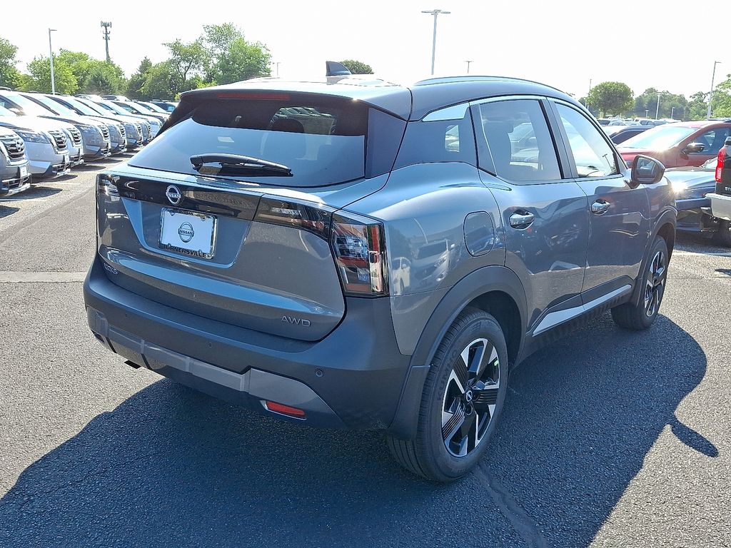 Thumbnail: 2025 Nissan Kicks - 4