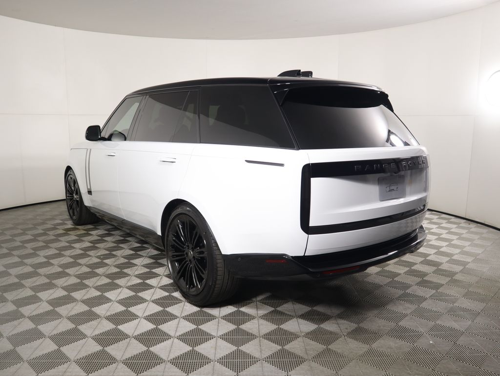 Thumbnail: 2025 Land Rover Range Rover - 7