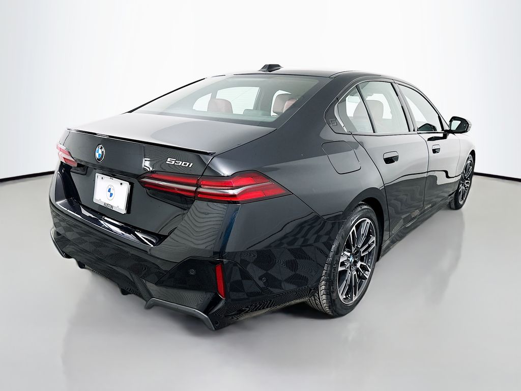 Thumbnail: 2025 BMW 5 Series - 5