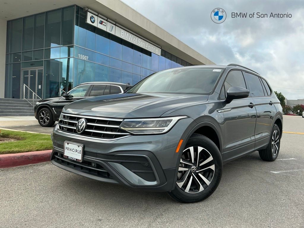 Platinum Gray Metallic 2022 Volkswagen Tiguan SUV / Crossover Front-Wheel Drive 8-Speed Automatic