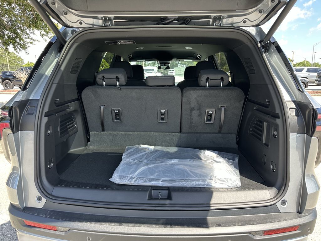 new 2026 Chevrolet Traverse car, priced at $38,295