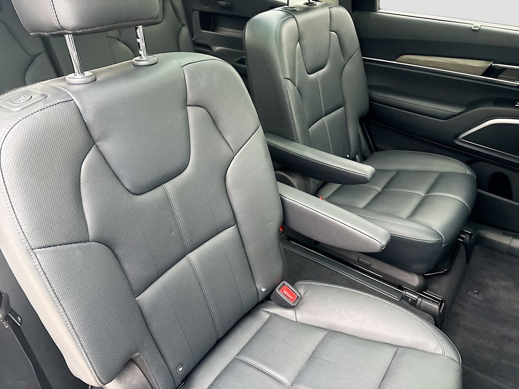 Used 2022 Silver Kia SX image 29