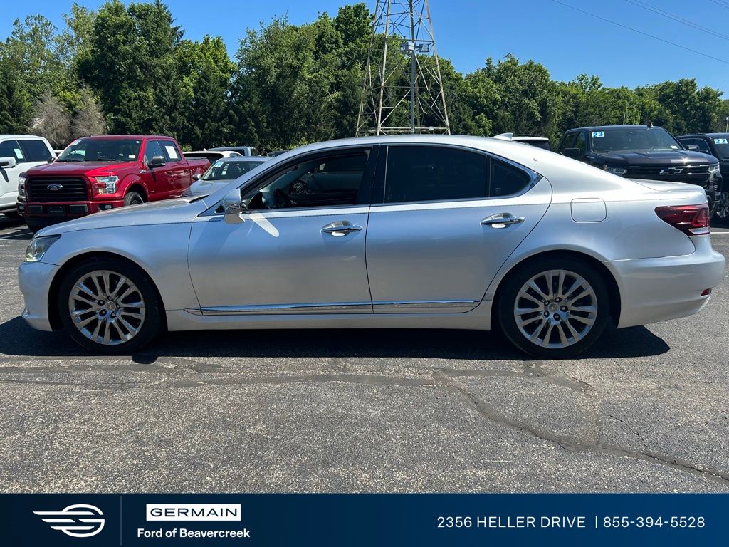 Used 2014 Silver Lexus 460 image 5