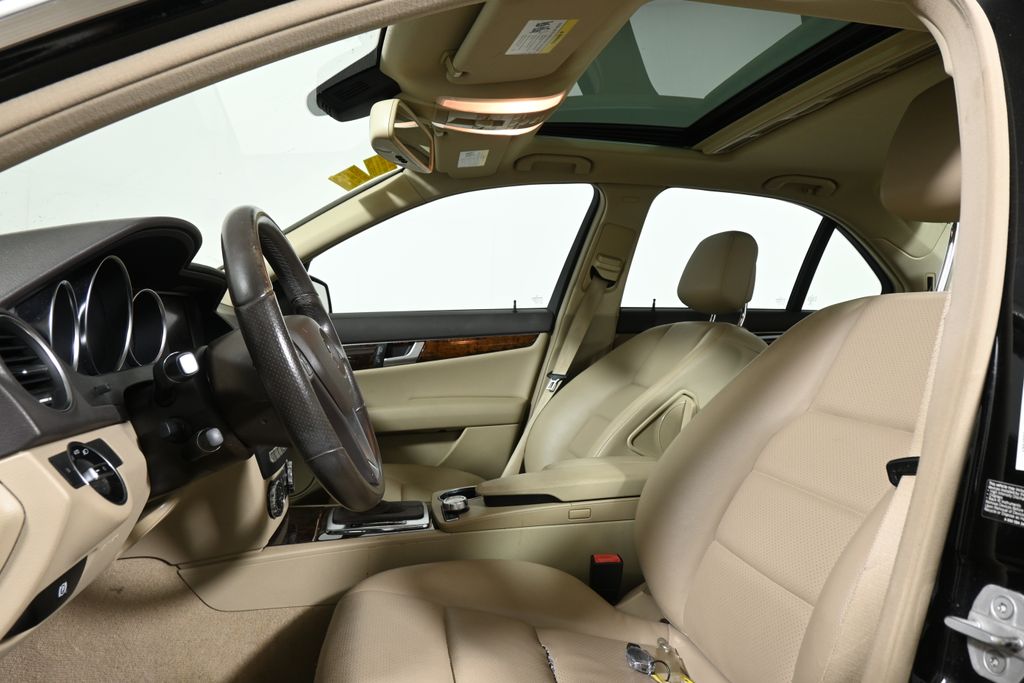 Thumbnail: 2014 Mercedes-Benz C-Class - 5