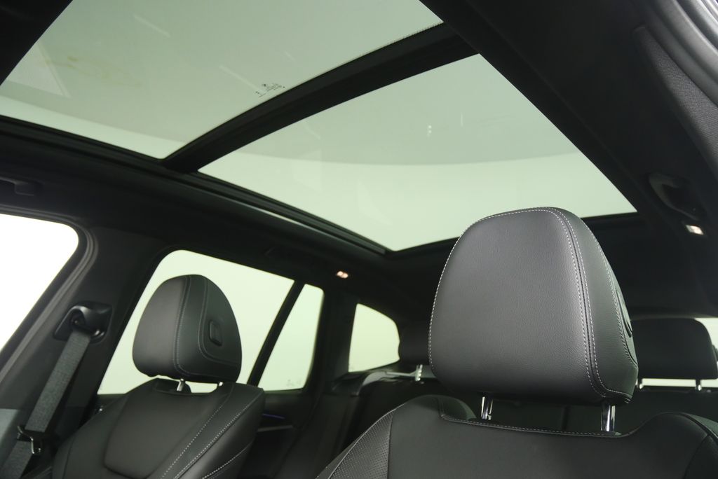 Thumbnail: 2023 BMW X3 - 12