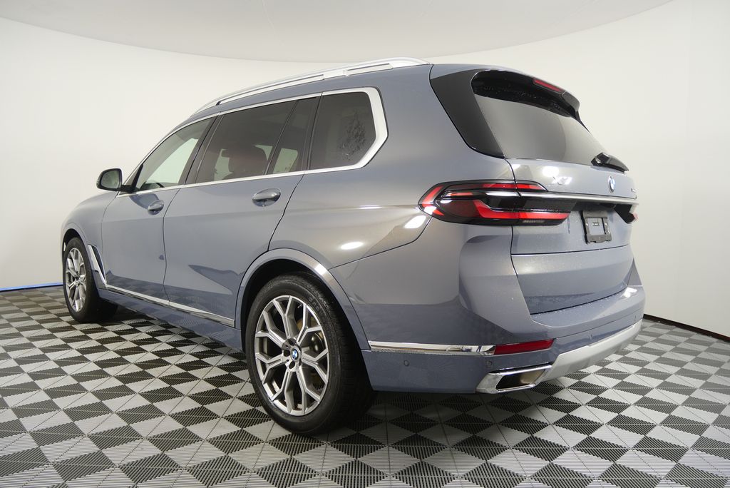 Thumbnail: 2026 BMW X7 - 5