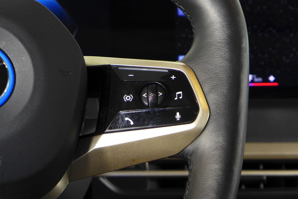 Thumbnail: 2023 BMW iX - 28