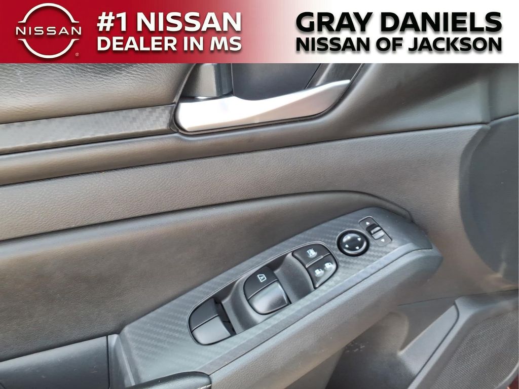 Used 2025 Nissan Altima Sedan