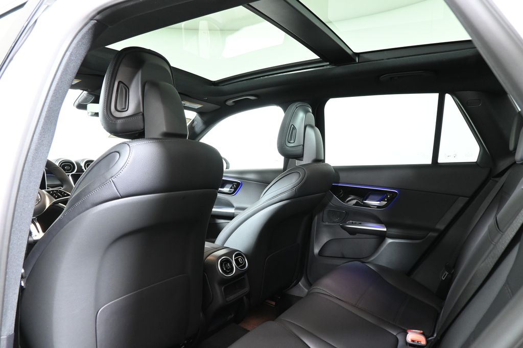 2025 Mercedes-Benz GLC 300 23