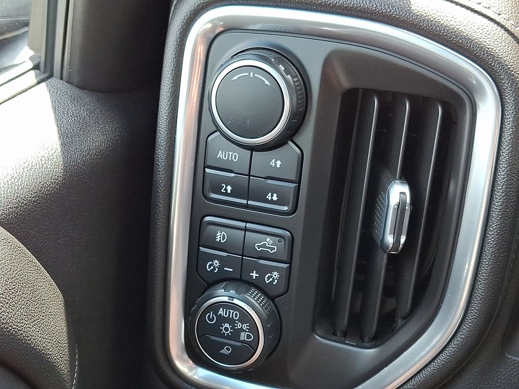 Thumbnail: 2019 Chevrolet Silverado 1500 - 28