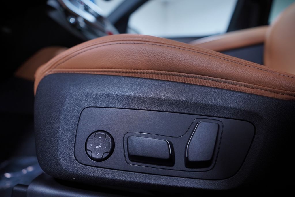 Thumbnail: 2024 BMW X4 - 18