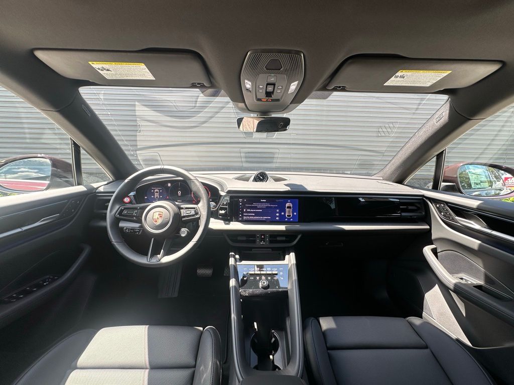 Thumbnail: 2025 Porsche Macan - 32