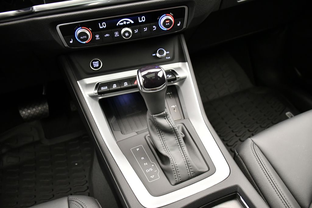 Thumbnail: 2025 Audi Q3 - 28