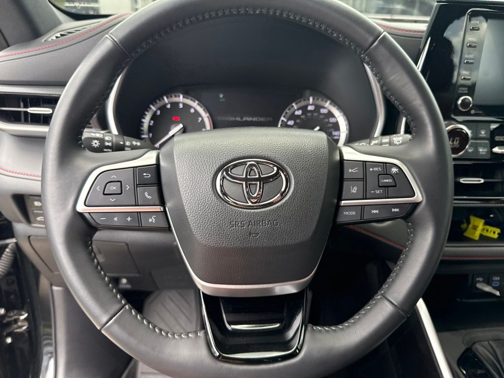 2022 Midnight Black Metallic Toyota Highlander XSE FWD SUV