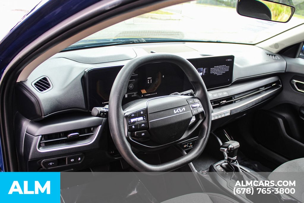 Used 2025 Blue Kia LXS image 30