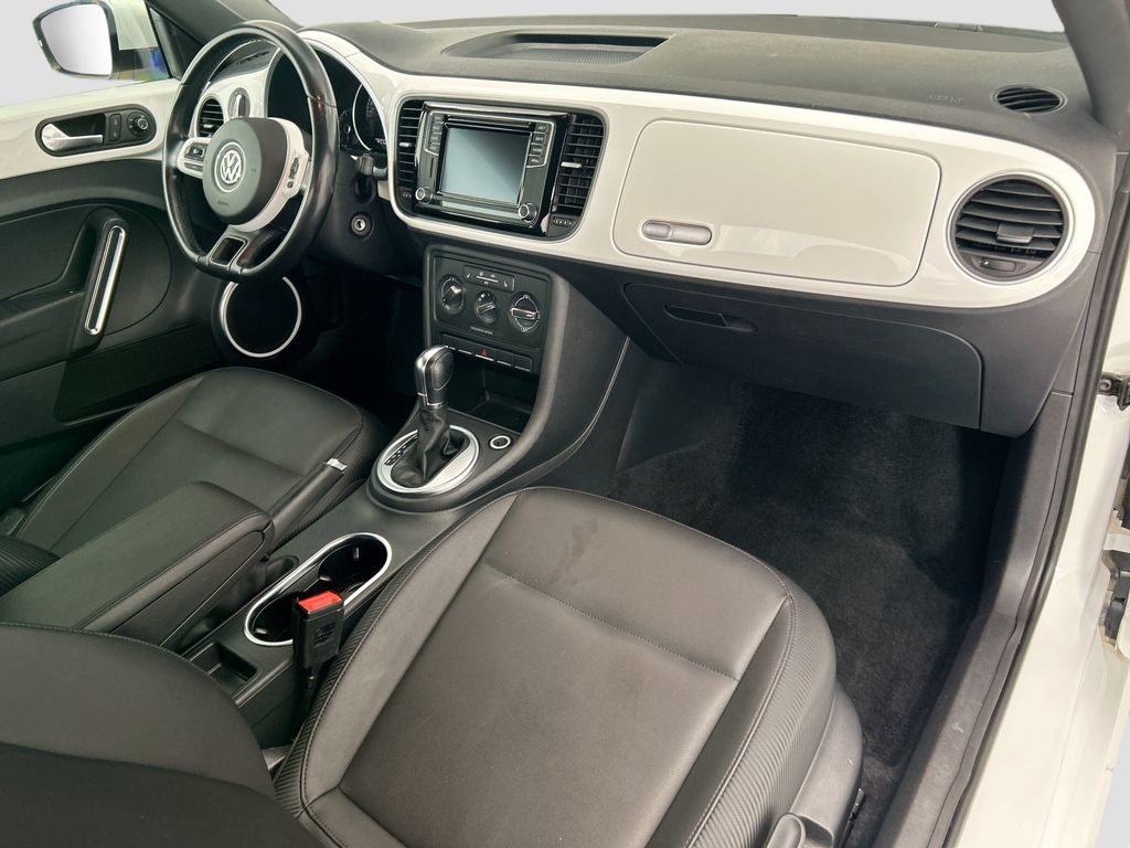 Thumbnail: 2016 Volkswagen Beetle - 15