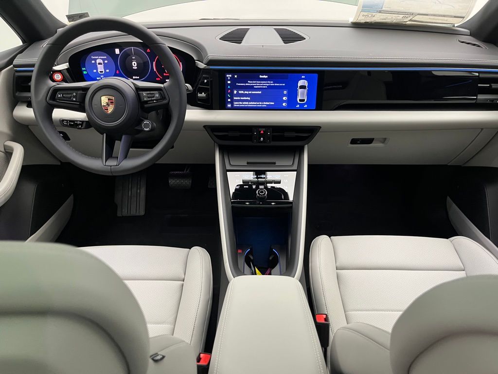 Thumbnail: 2025 Porsche Macan - 26