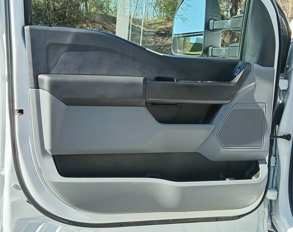 2023 Ford F-550 Chassis XL