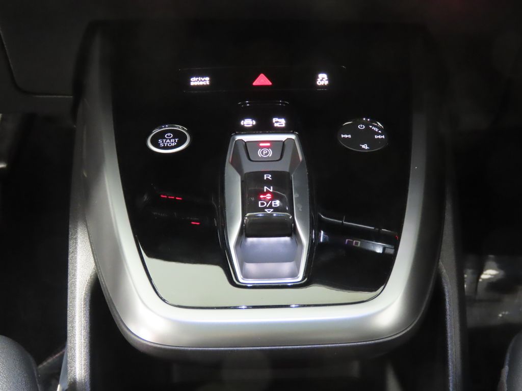 Thumbnail: 2023 Audi Q4 e-tron - 21