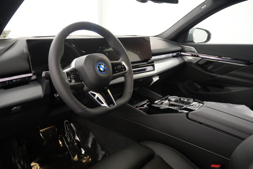 2025 BMW i5 xDrive40 14